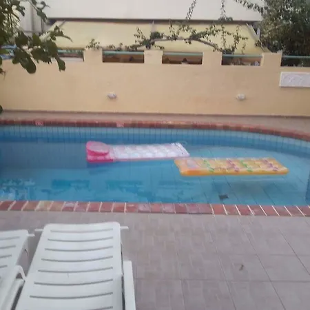 Aparthotel Kings 2*