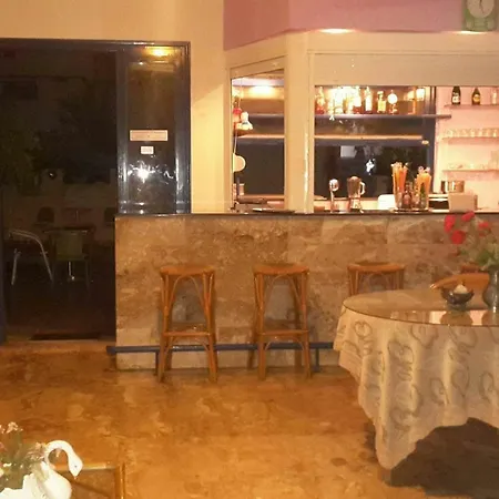 Kings Aparthotel 2*